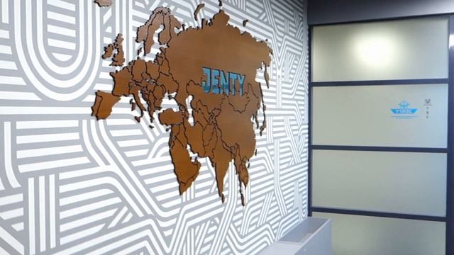 Карта Евразии, натуральный шпон дуба смотреть онлайн