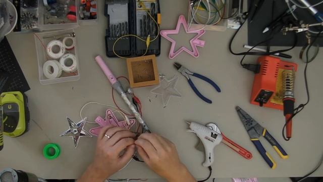 Circuit Bending 3: Making Things Permanent | Simon Hutchinson смотреть онлайн