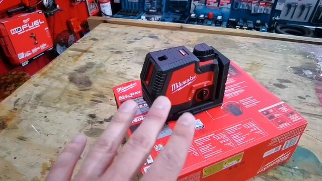 Nivel Laser Líneas Verdes Milwaukee 3522-21 смотреть онлайн