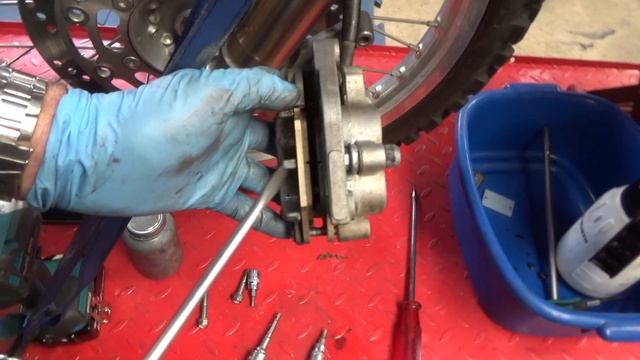 DR650 Front Brake Service - It's EASY! смотреть онлайн