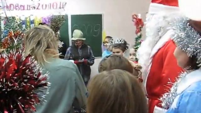 классно загадки от бабы яги.Новый год 2008 3 Б смотреть онлайн