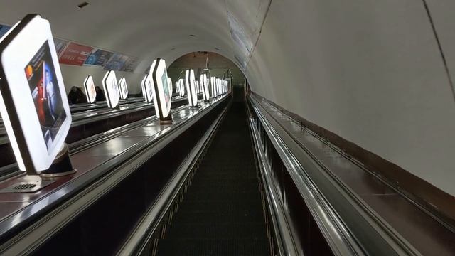 The Longest Escalator in Kiev (Kyiv) Subway смотреть онлайн