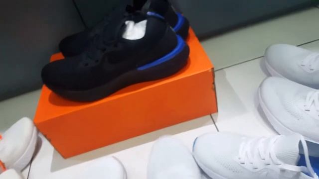 Anekasepatu99 / Nike Epic React Off White смотреть онлайн