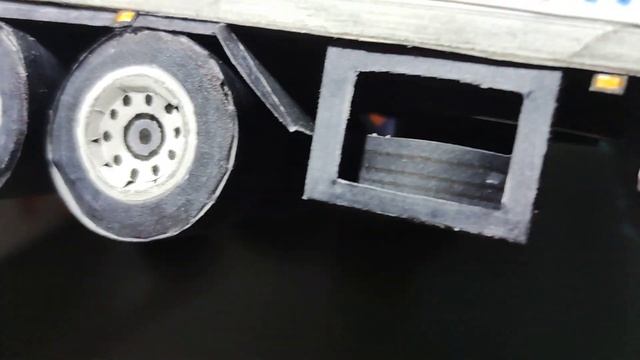 Иномарки: грузовик DAF и автобус SETRA