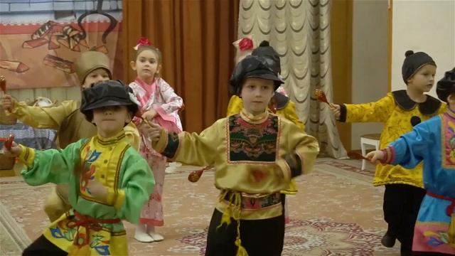 Оркестр ложкарей "Ой блины, мои блины" смотреть онлайн