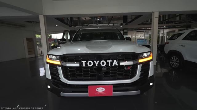 รีวิวเจาะลึก 2022 Toyota Land Cruiser GR Sport เอสยูวีในตำนาน เครื่อง V6 จองกันข้ามปี แต่โคตรน่าใช้ смотреть онлайн