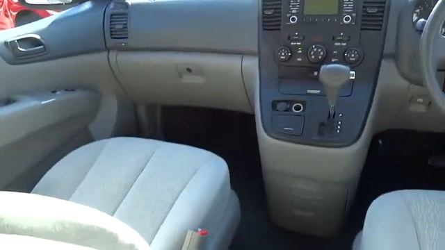 2011 KIA GRAND CARNIVAL Ryde, Sydney, New South Wales, Top Ryde, Australia 270909