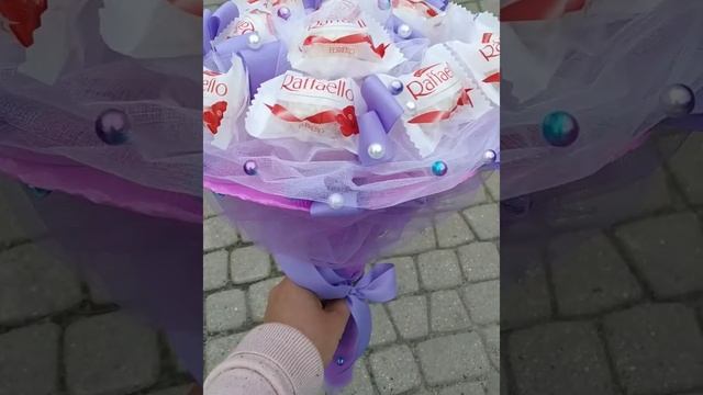 Букет из конфет Рафаэлло. Для моей племянницы, на 20-летие смотреть онлайн
