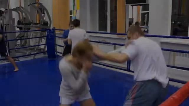 Тренировка по кикбоксингу СК "АВОКАДО" Харьков. Дудяк Иван смотреть онлайн