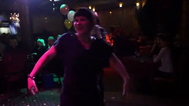 Ведущий в Омске  Максим Комендантов