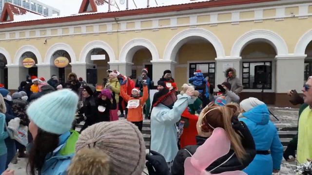 Зажигают участники Забега обещаний / Уфа смотреть онлайн