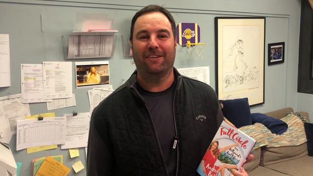 Andrea Quizzes The Fuller House Cast About Her Book смотреть онлайн