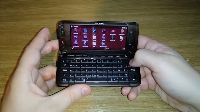 Nokia e90. Коммуникатор с большим потенциалом. смотреть онлайн