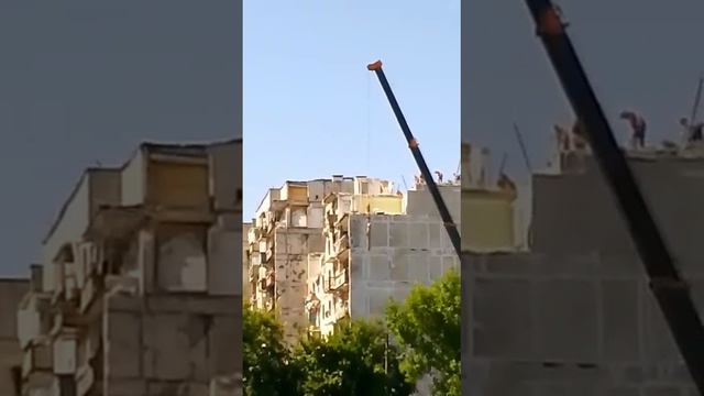 Мариуполь сегодня. Продолжают разбирать дома. смотреть онлайн