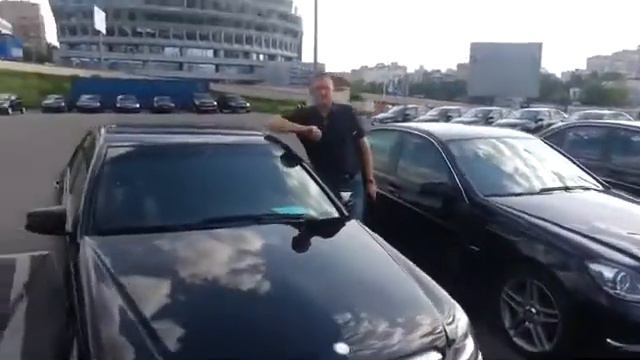 LR Парад машин - автоконцепция в действии смотреть онлайн