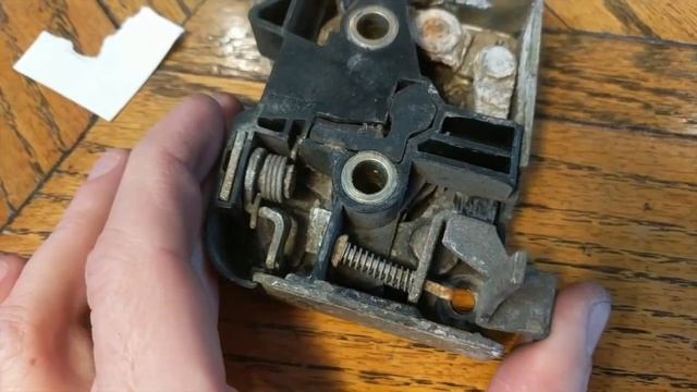 1984 VW Vanagon - Mod: Lock the driver's door while its open смотреть онлайн