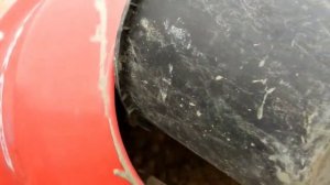 Замес керамзитобетона для строительства монолитного дома.