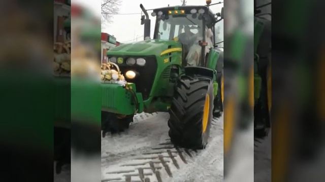 Талдомские молодожены приехали в ЗАГС на тракторе и попали на видео смотреть онлайн