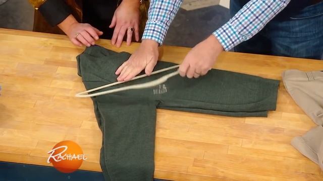 The Best Way to Hang a Sweater So It Doesn’t Get Stretched Out смотреть онлайн