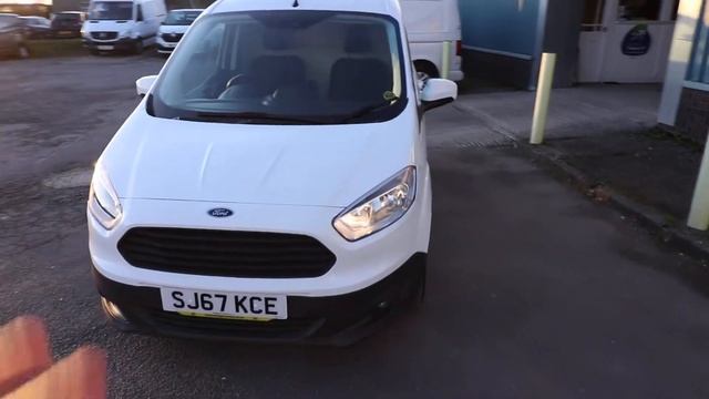 Ford Transit Courier Trend Detailed Walk & Talk Review смотреть онлайн