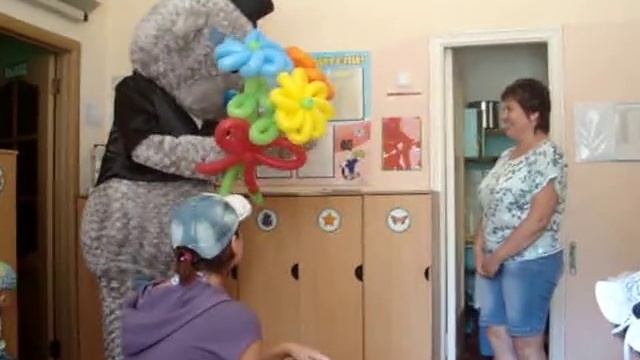 Мишка Тедди на дне рождении с детском садике смотреть онлайн
