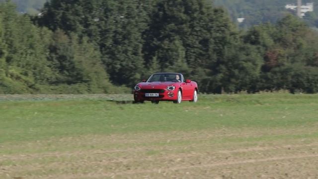 Essai Fiat 124 Spider MultiAir 140 Lusso Plus 2016 смотреть онлайн