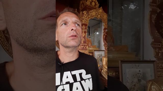 ЧЕННЕЛИНГ О НЕСЧАСТЬЕ И СЧАСТЬ В ХРАМЕ ВАТ КУНАРАМ С МУМИФИЦИРОВАННЫМ МОНАХОМ ДАНГ ПИЯСИЛО смотреть онлайн