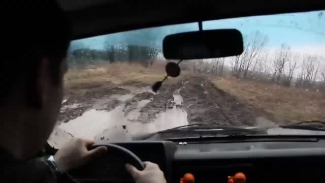 Гранаты летят как семечки. Дизельная НИВА.