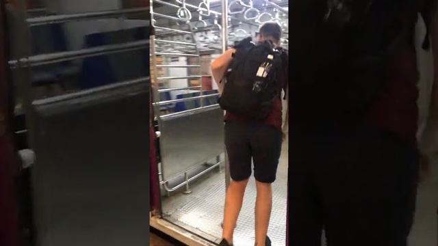 МУМБАИ: ТРУЩОБЫ И ПРАЧЕЧНЫЕ | Hare New Year Blog смотреть онлайн