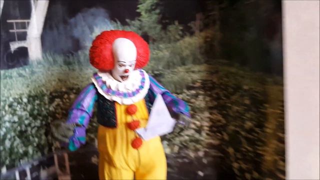NEW NECA ''IT'' 1990 Pennywise The Dancing Clown Action Figure Short Review