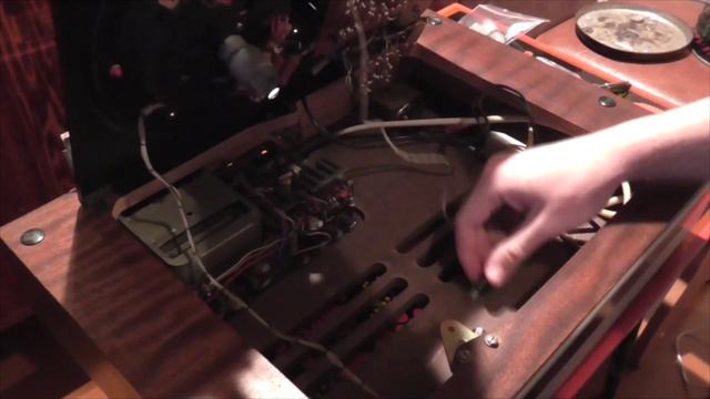 Разборка и замена электролитов ( конденсаторов ) Радиотехника 001 смотреть онлайн