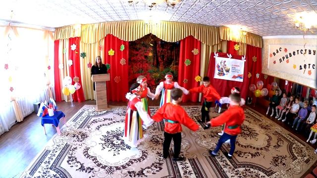 ТАНЕЦ - ХОРОВОД "ПОЙДУ-ВЫЙДУ" МАРИНЫ ДЕВЯТОВОЙ . МУЗРУК КАРАВАНСКАЯ Оксана Александровна. смотреть онлайн