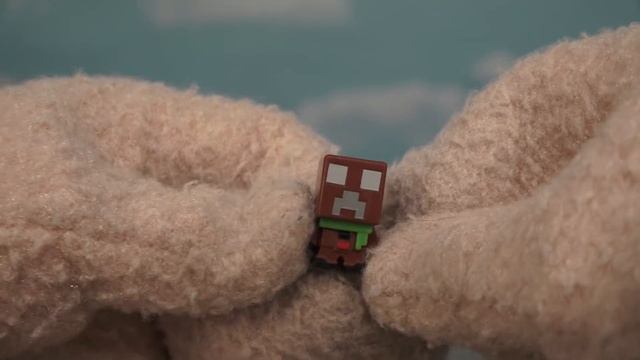 Minecraft Mini Figures Festive Biome Playset Holiday Exclusive Figure Pack Creeper Unboxing смотреть онлайн