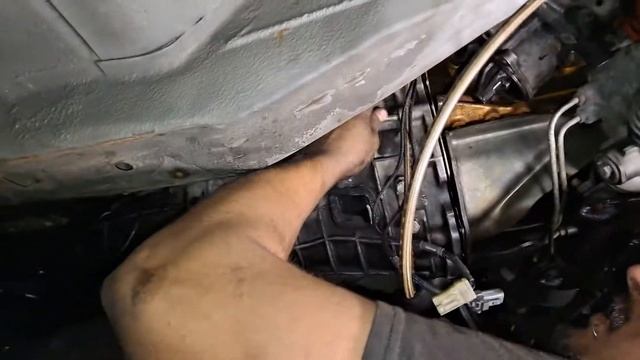 Replacing the clutch on the RB20DET Nissan Laurel with a KA24DE clutch and some car updates смотреть онлайн