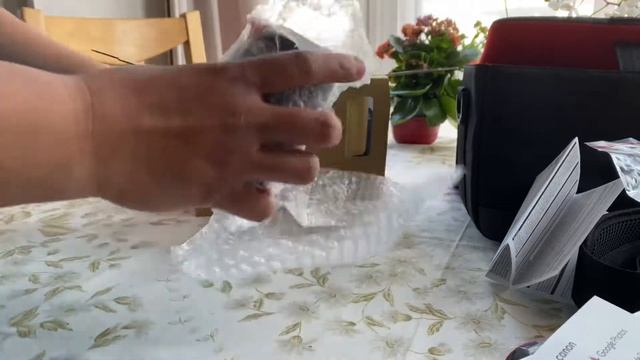 Unboxing an EOS 2000D Digital camera Kit?. смотреть онлайн