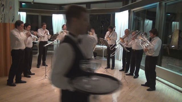 Trink, Trink, Brüderlein, Trink - Embajada De Alemania