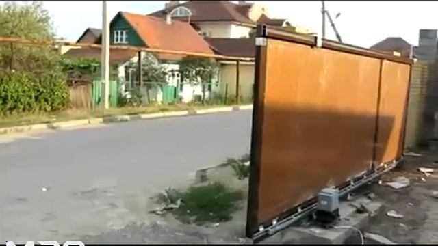 Въездные ворота с калиткой в Бресте и пригороде Заказать расчет ворот по телефону, номер смотри в смотреть онлайн