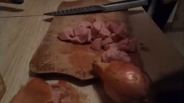 Пицца из слоеного теста за 72р.(30грн.) Очень вкусно! смотреть онлайн