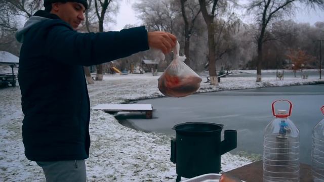 УХА на дровах / Вы ЗНАЛИ об этом лайфхаке? Рецепт от Серго. ENG SUB смотреть онлайн