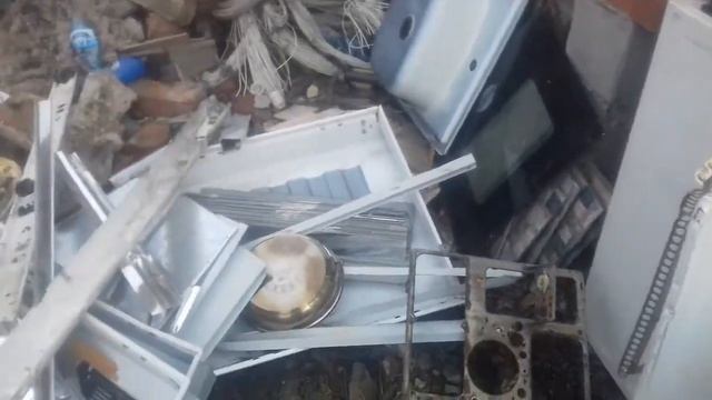 Чистим участок от хлама! смотреть онлайн