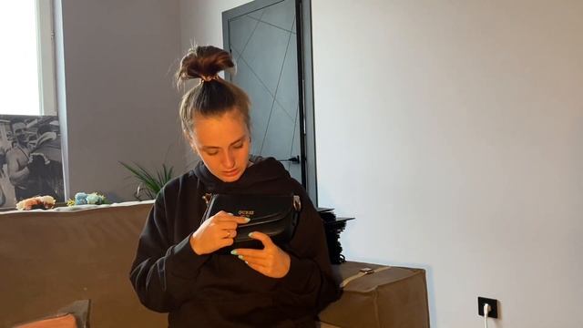 VLOG. Обзор посылки с TAOBAO ?// Обзор сумок GUESS ?// Любимая распаковка ? ? ?Часть 2✅ смотреть онлайн