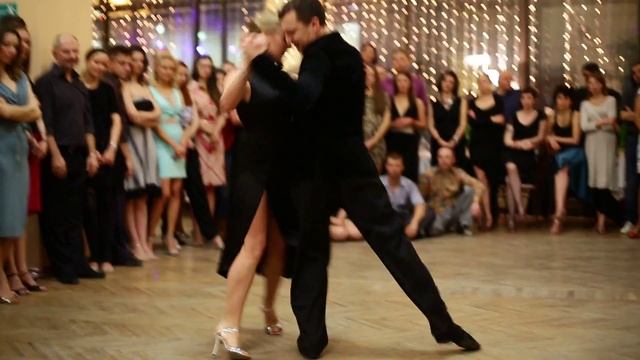 Dmitry Astafiev - Taisia Finenkova , Carlos Di Sarli - Nada , milonga El Color, Moscow ,Russia смотреть онлайн