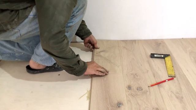 Укладка паркетной доски на клей в большой комнате смотреть онлайн