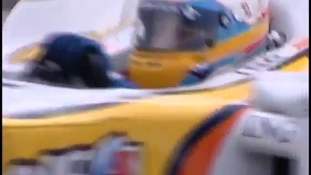 DRIVING EVOLUTION / Renault F1 Roadshow - Guyancourt смотреть онлайн