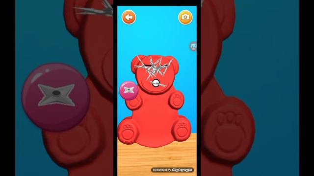 снимаю про игру 3D Валерка где я там резал его скитал его скорикенами и всякими где он пукал там