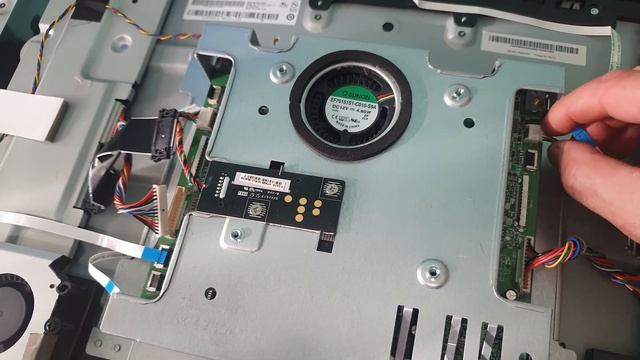 Asus PG35VQ Removing the back cover смотреть онлайн