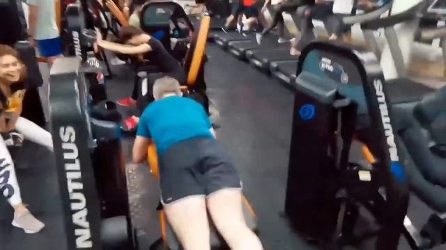 Тренируем объёмные Дельты | Тренировка сильных Ног смотреть онлайн