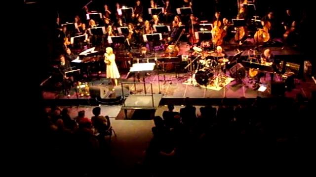 Silje Nergaard - On and On with Acoustic Guitar смотреть онлайн