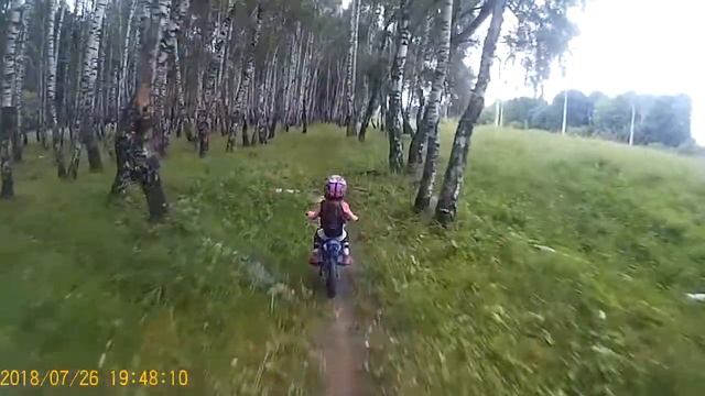 Катаемся с дочкой (6лет) на мотоциклах смотреть онлайн