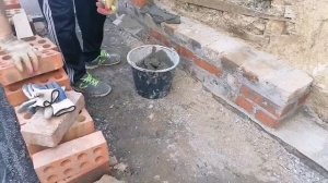 Учимся класть кирпич. Быстрая кладка кирпича как изобретательные строители